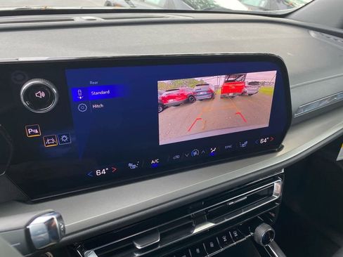 New 2025 Chevrolet Traverse LT w/ Sun and Wheel Package image 10