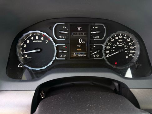 Used 2021 Toyota Tundra SR5 w/ SR5 Leather Package image 7