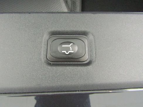 Used 2025 Lincoln Navigator Reserve AWD/4WD image 8