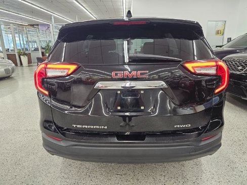 Used 2022 GMC Terrain SLE image 5