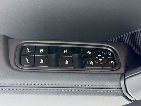 New 2026 Porsche Cayenne GTS image 7