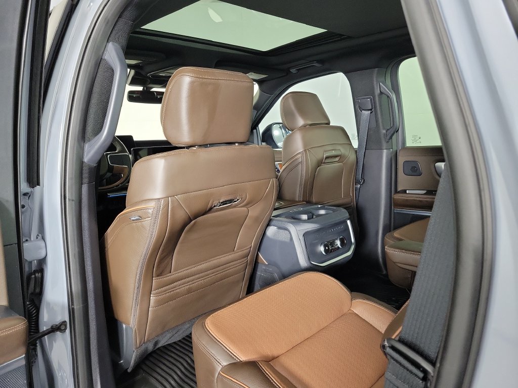 Used 2025 Ford Expedition King Ranch AWD/4WD image 14