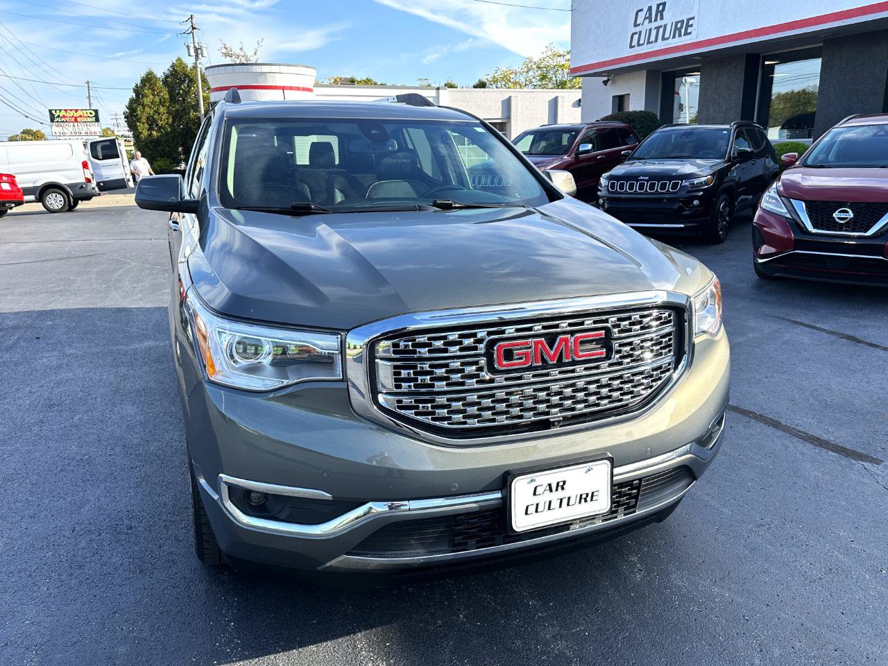 Used 2018 GMC Acadia Denali w/ Technology Package AWD/4WD image 3