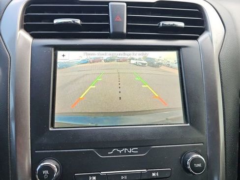 Used 2019 Ford Fusion SE AWD/4WD image 20