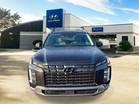 Used 2024 Hyundai Palisade SEL FWD image 2