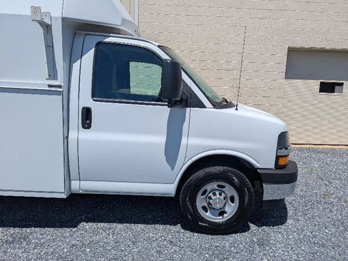Used 2023 Chevrolet Express 3500 w/ Power Convenience Package RWD image 19