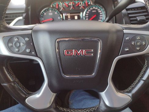 Used 2019 GMC Yukon XL SLT w/ Open Road Package AWD/4WD image 12