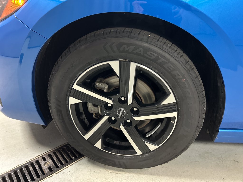 Used 2025 Nissan Sentra SV FWD image 9