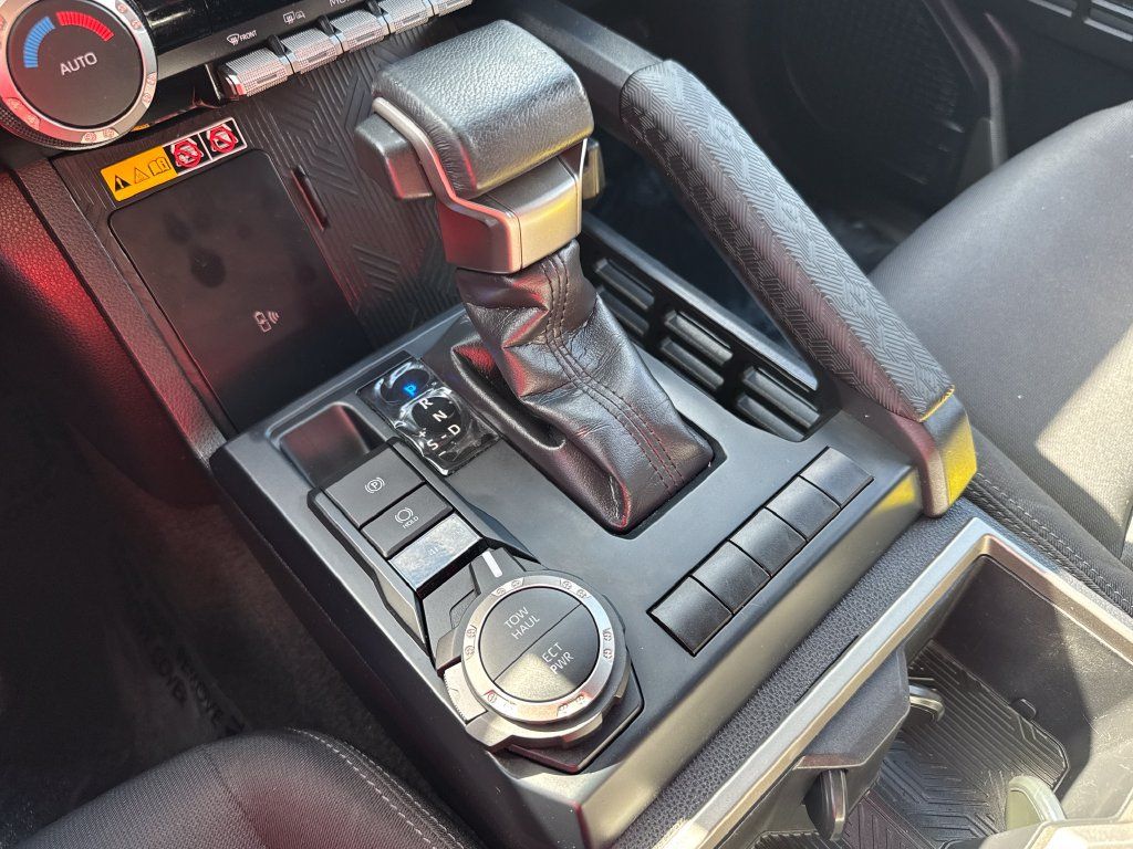 Used 2024 Toyota Tacoma SR5 AWD/4WD image 28