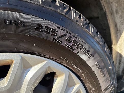 Used 2024 Ford Transit 350 XLT image 11