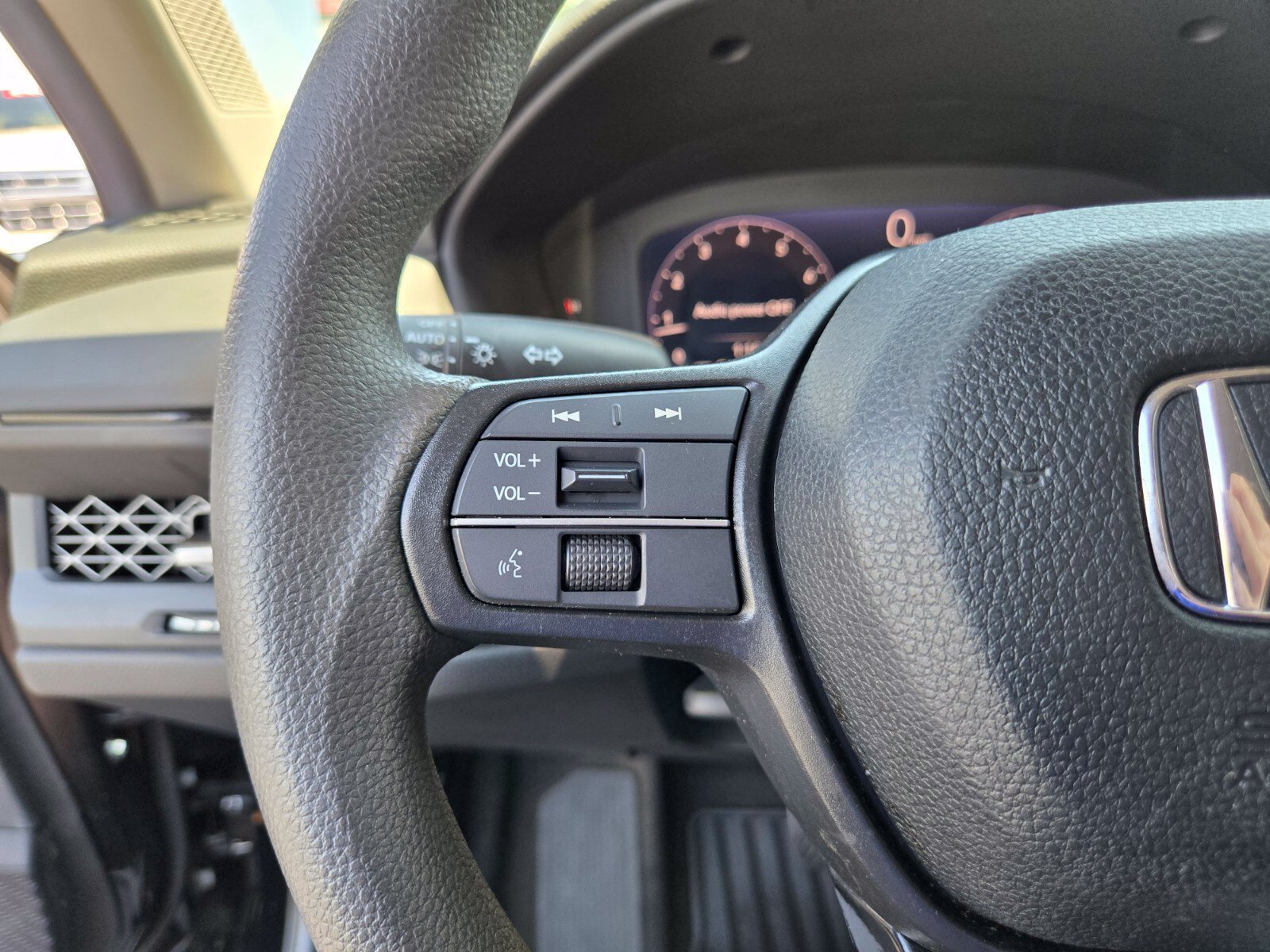 Used 2025 Honda Accord SE image 28