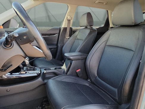 Used 2024 Kia Seltos EX image 12