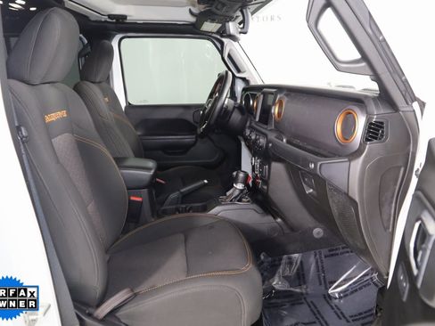 Used 2023 Jeep Gladiator Mojave w/ Cold Weather Group image 13