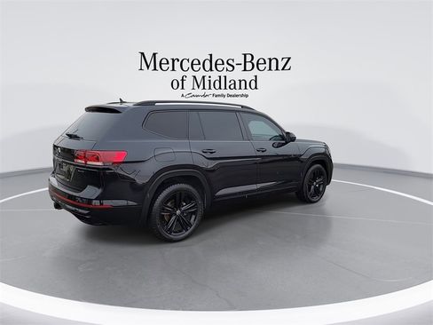 Used 2023 Volkswagen Atlas SEL R-Line image 8