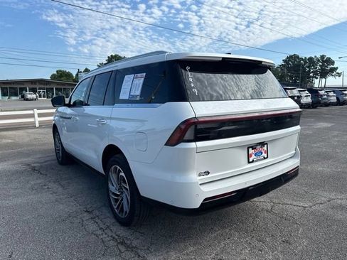 Used 2025 Lincoln Navigator Reserve AWD/4WD image 27