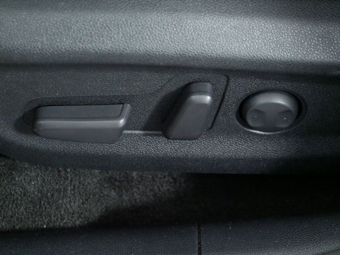 Used 2022 Kia Niro EX Premium FWD image 23
