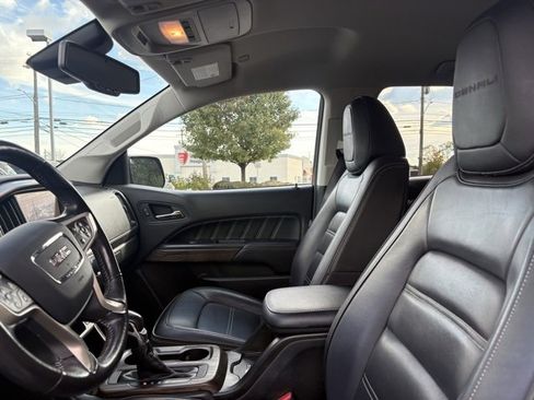 Certified 2022 GMC Canyon Denali image 30