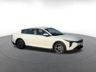 Used 2025 Kia K4 LXS video 2