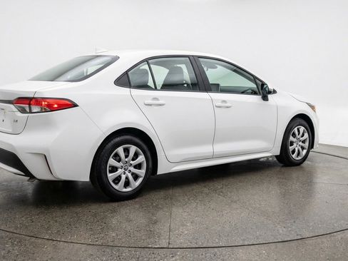 Used 2025 Toyota Corolla LE FWD image 9