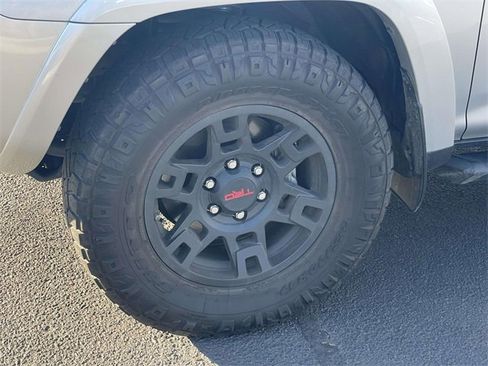 Used 2022 Toyota 4Runner TRD Off-Road Premium image 7