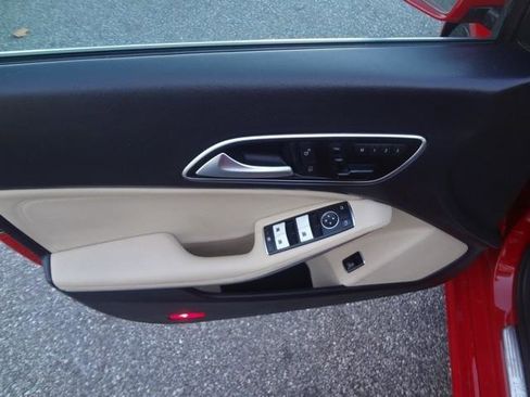 Used 2014 Mercedes-Benz CLA 250 4MATIC image 17