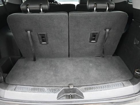 Used 2023 GMC Acadia SLT image 11