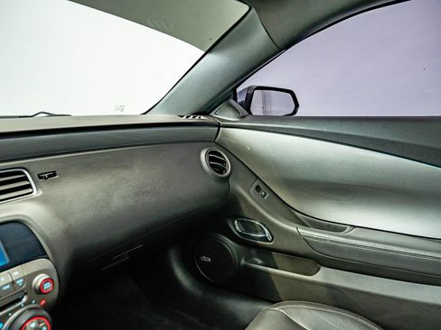 Used 2010 Chevrolet Camaro SS RWD image 29