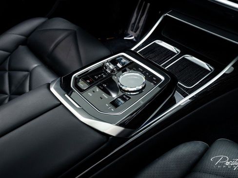 Used 2023 BMW 740i 740i w/ Parking Assistance Package image 44