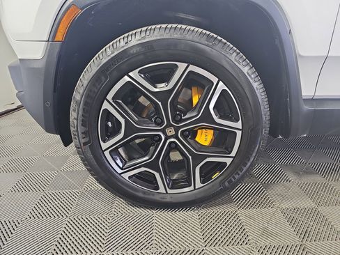 Used 2023 Rivian R1S Adventure image 9