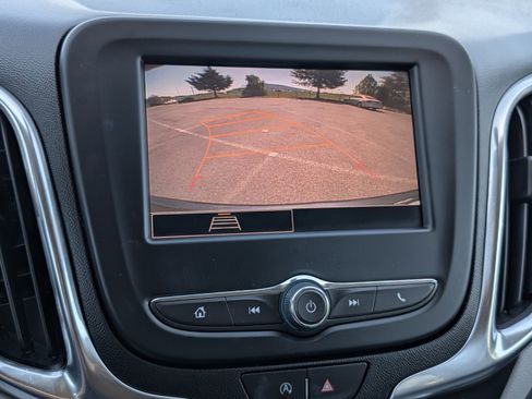 Used 2022 Chevrolet Equinox LT image 19