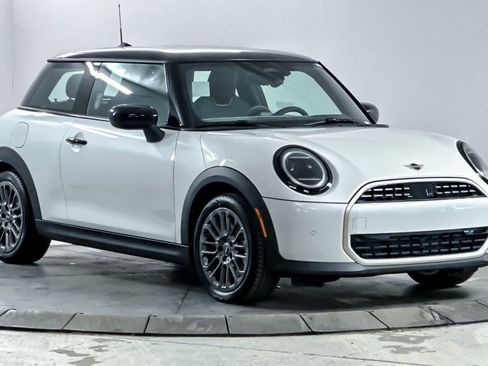 Used 2026 MINI Cooper 2-Door Hardtop FWD image 9