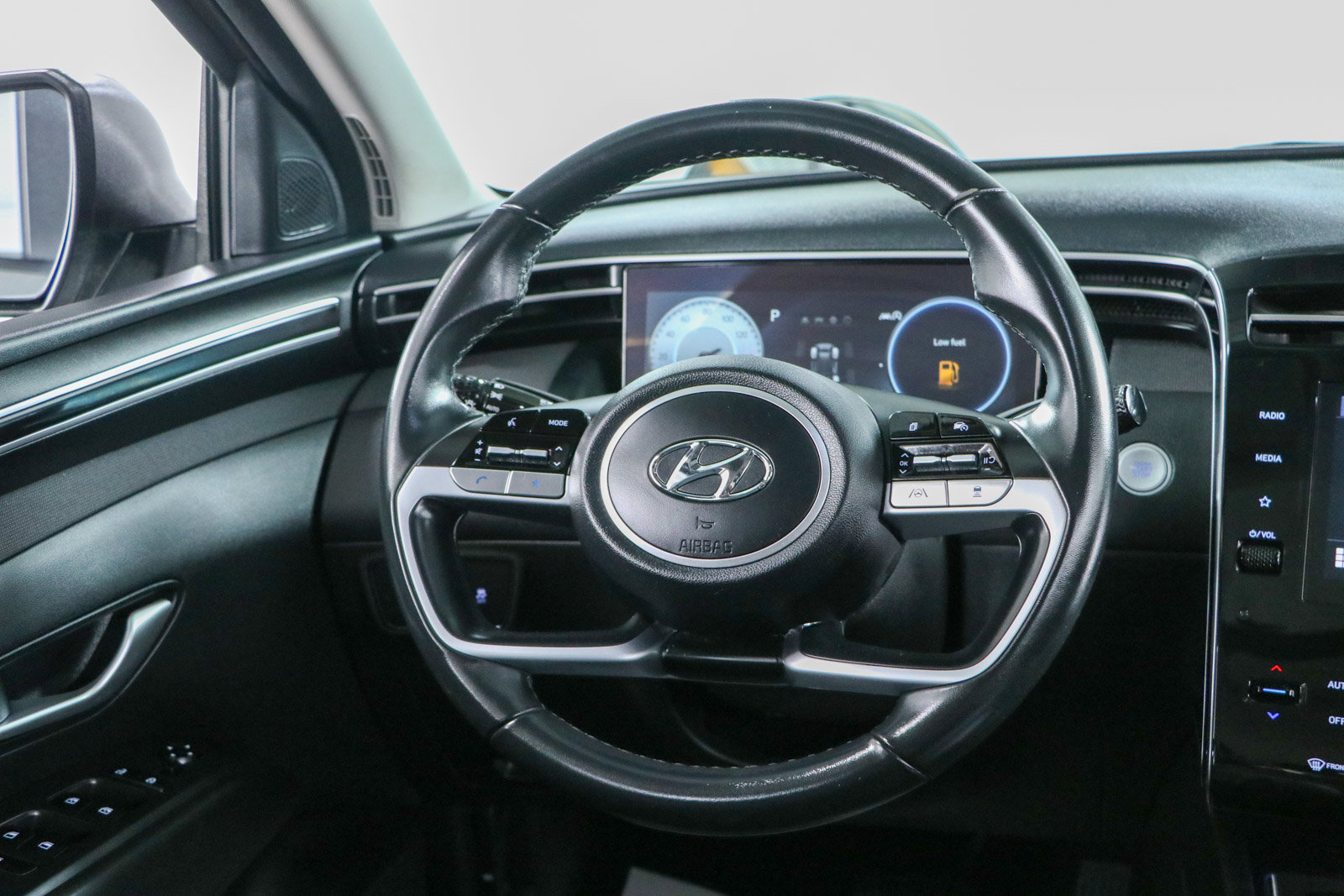Used 2023 Hyundai Tucson SEL w/ Convenience Package AWD/4WD image 12