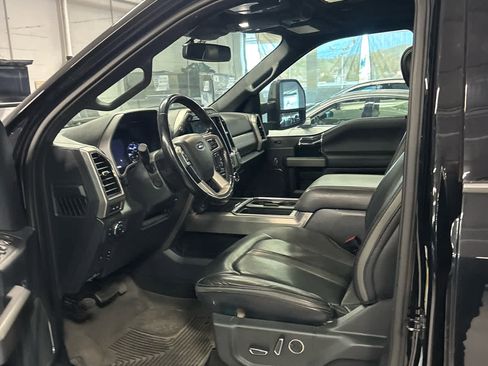 Used 2022 Ford F250 Platinum w/ FX4 Off-Road Package image 5