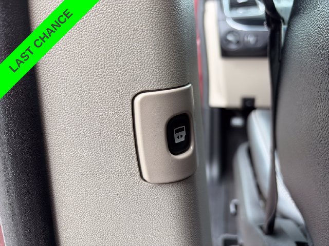 Used 2019 Dodge Grand Caravan SXT FWD image 39