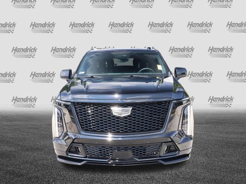 Used 2026 Cadillac Escalade ESV V AWD/4WD image 3