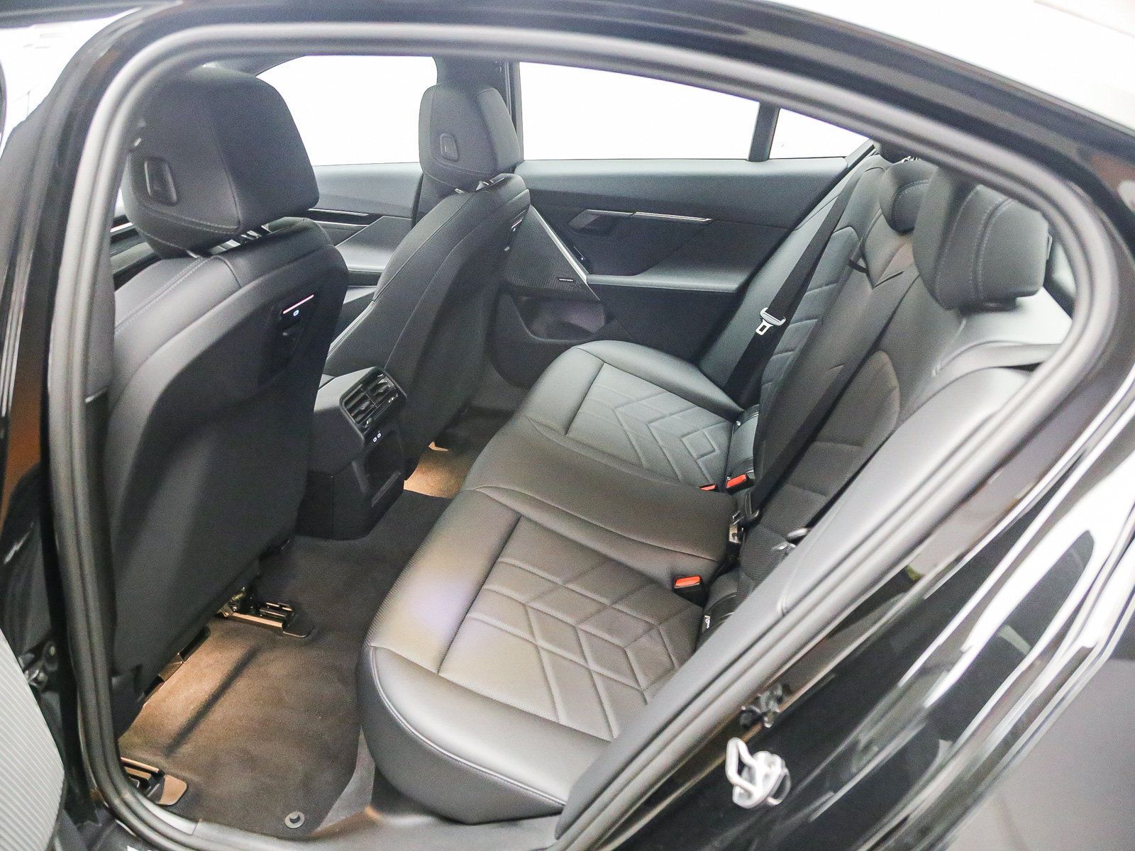 Used 2026 BMW 530i w/ M Sport Package RWD image 20
