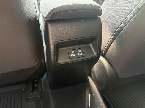 Used 2025 Toyota Corolla LE w/ LE Premium Package FWD image 31