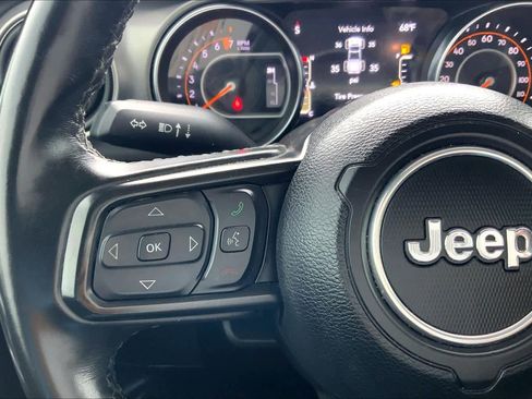 Used 2021 Jeep Gladiator Sport AWD/4WD image 23