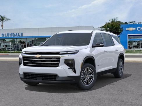 New 2026 Chevrolet Traverse LT w/ Driver Confidence Package image 6