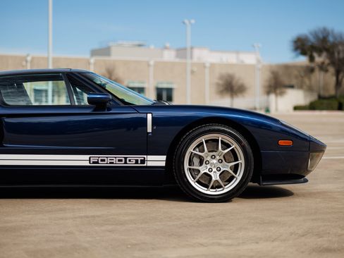 Used 2006 Ford GT image 48