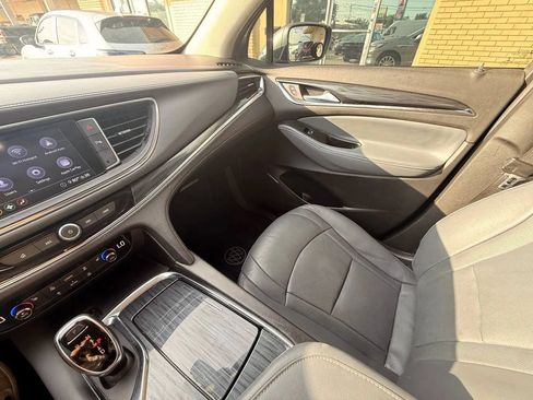Used 2020 Buick Enclave Essence FWD image 5