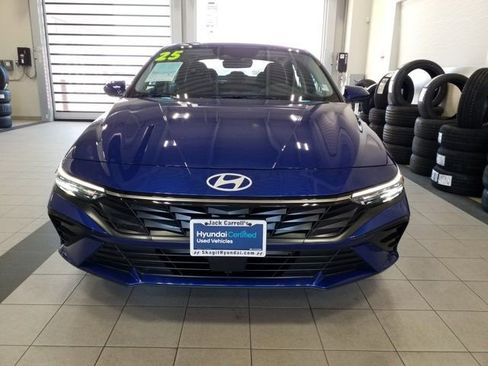 Certified 2025 Hyundai Elantra SEL image 17