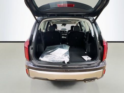 New 2025 Kia Telluride S image 29