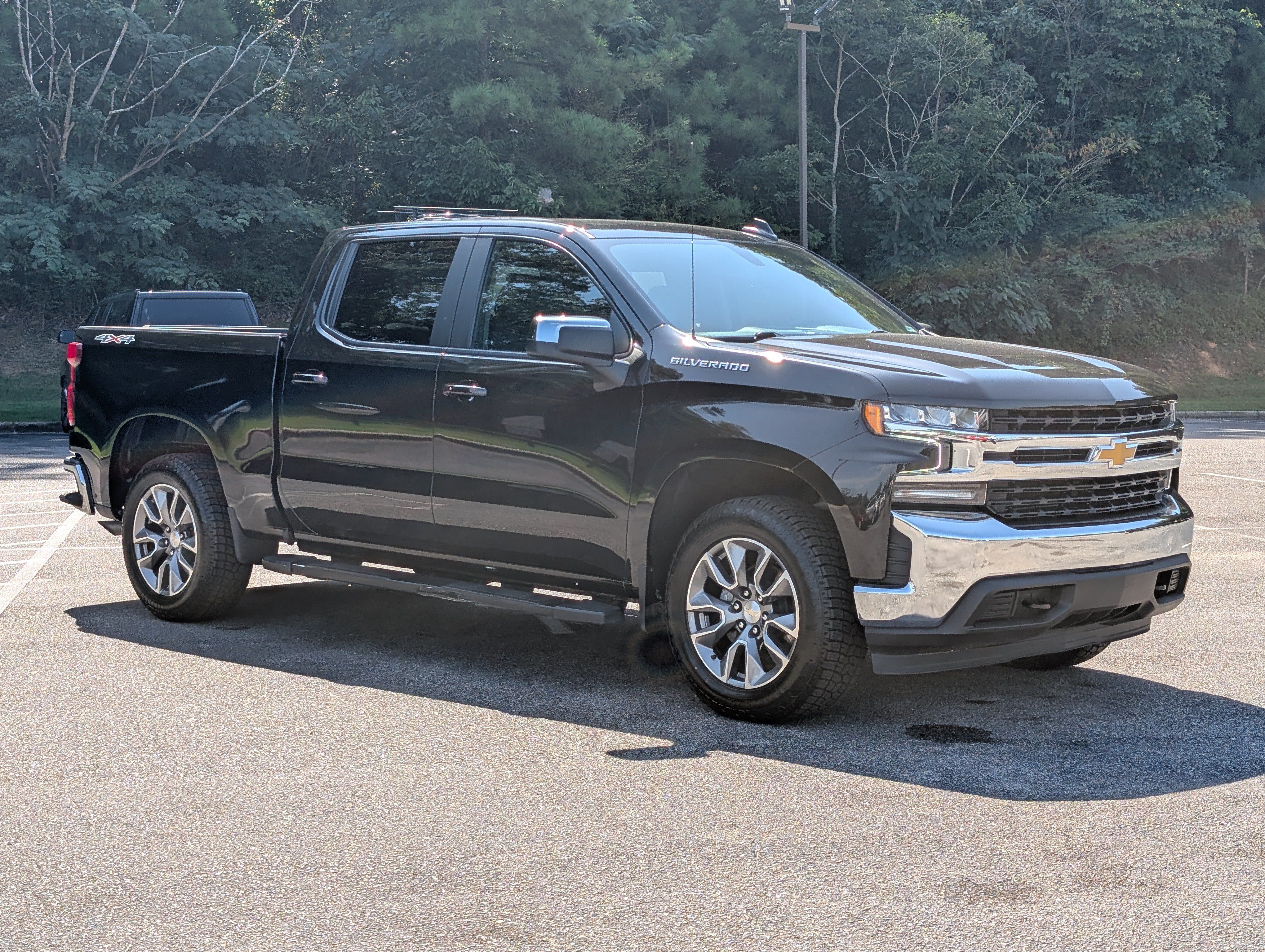 Used 2022 Chevrolet Silverado 1500 LT AWD/4WD image 11