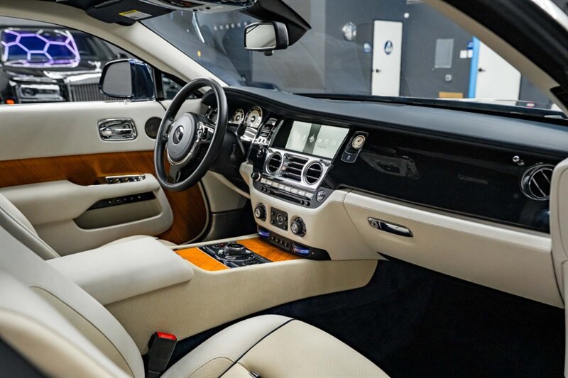 Used 2015 Rolls-Royce Wraith RWD image 33