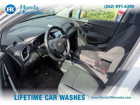 Used 2017 Chevrolet Trax LS FWD image 5