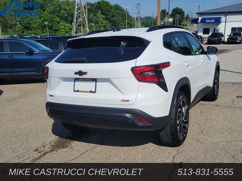Used 2026 Chevrolet Trax RS FWD image 5