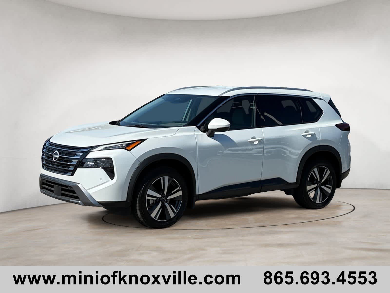 Used 2025 Nissan Rogue SL AWD/4WD image 7