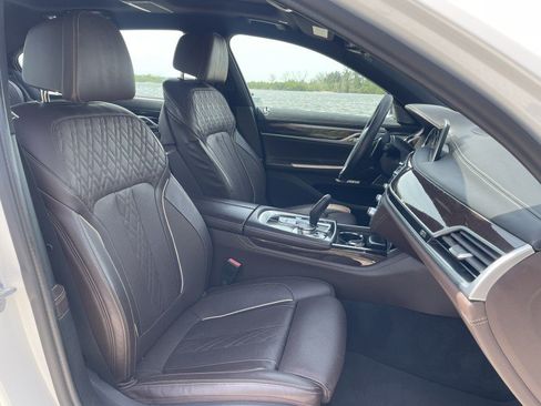 Used 2016 BMW 740i w/ Executive Package 2 RWD image 7