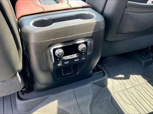 Used 2023 GMC Yukon Denali Ultimate w/ LPO, Floor Liner Package AWD/4WD image 10